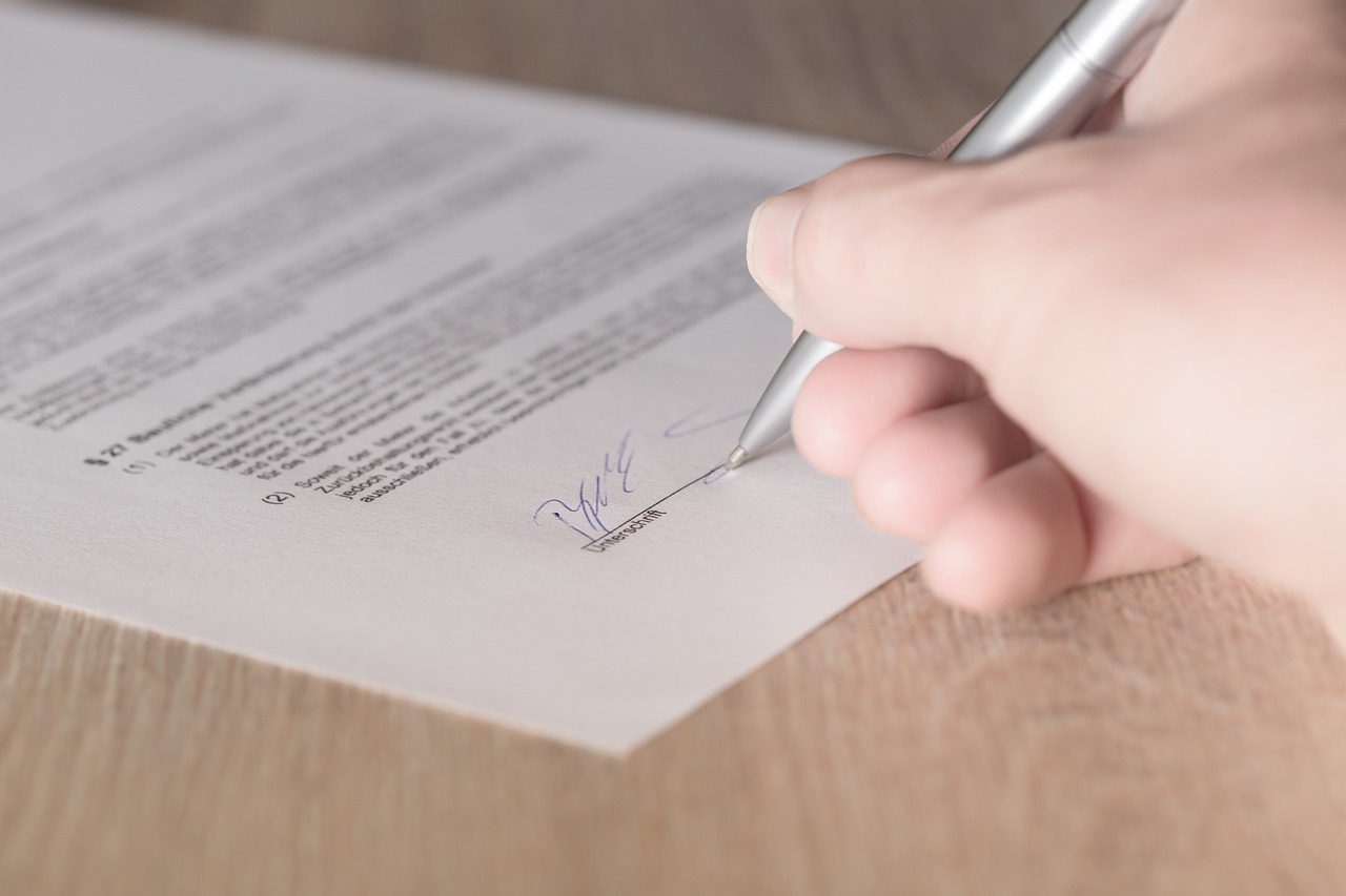 Mastering the Art of Detecting Forgeries: A Guide to Forensic Signature Analysis